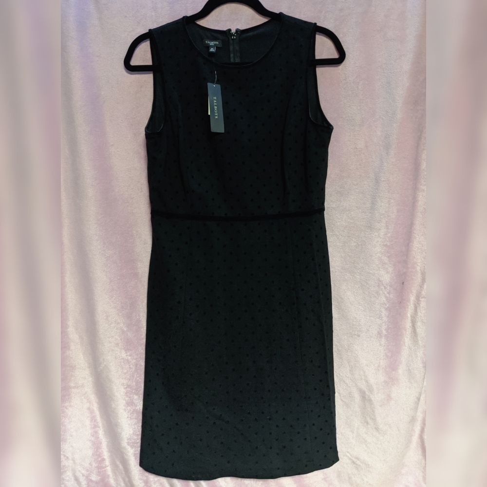 🖤 Talbot's Black sheath velvet polka dot dress
